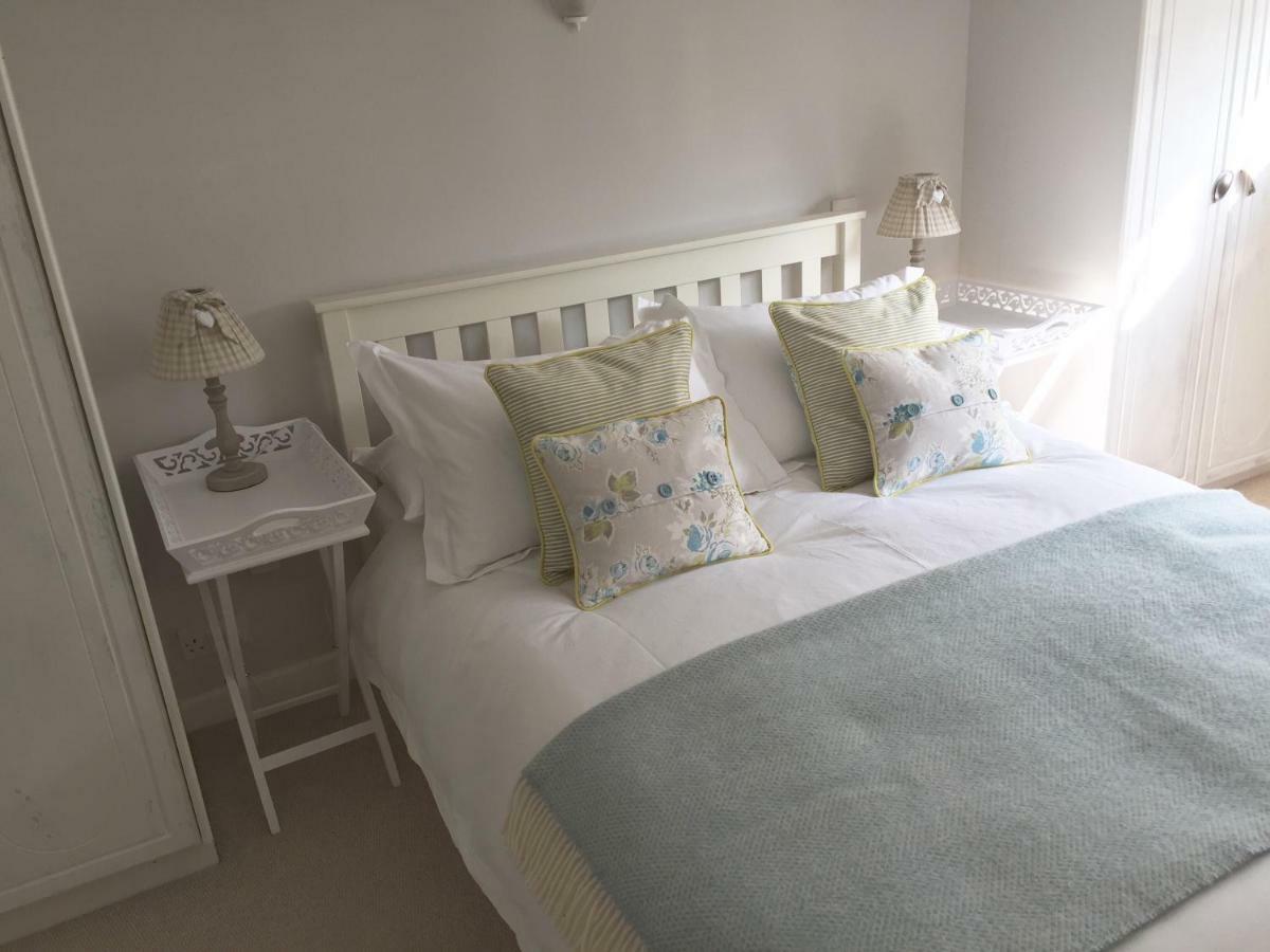 Stapehill Lodge B&B Hampreston Eksteriør billede