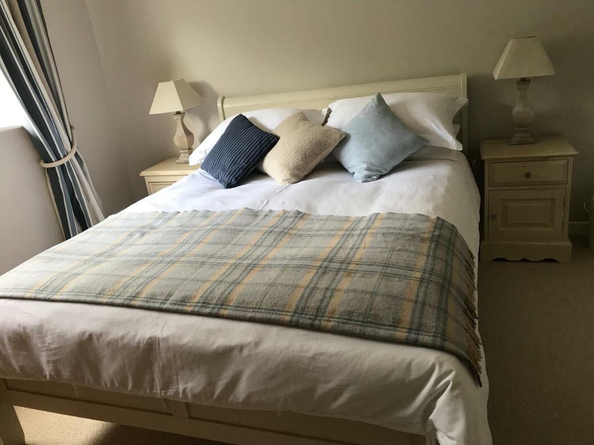 Stapehill Lodge B&B Hampreston Eksteriør billede