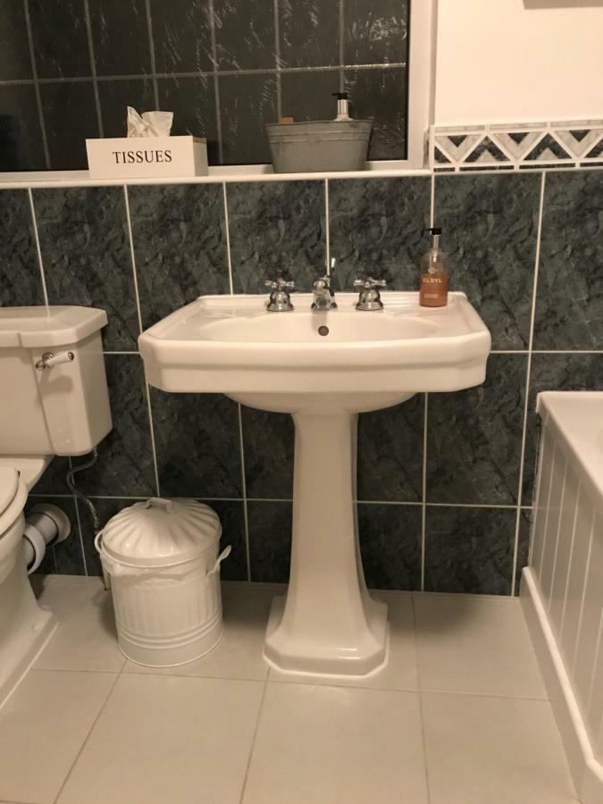 Stapehill Lodge B&B Hampreston Eksteriør billede