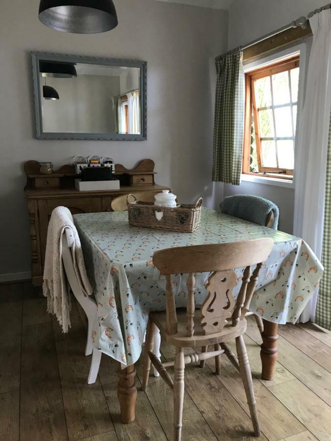 Stapehill Lodge B&B Hampreston Eksteriør billede