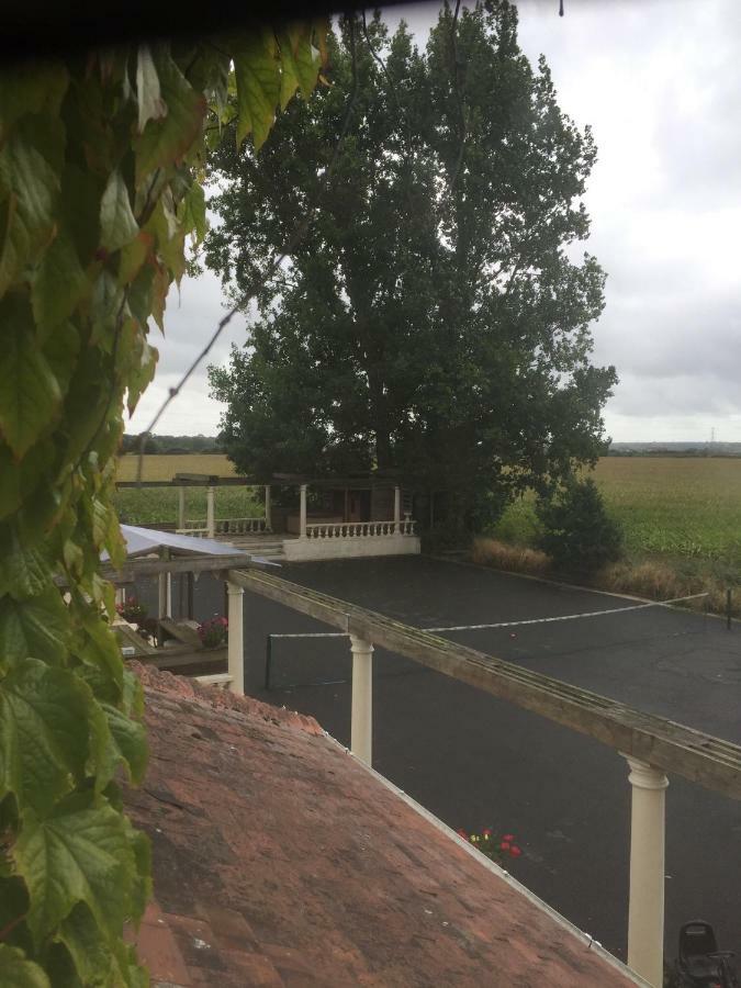 Stapehill Lodge B&B Hampreston Eksteriør billede