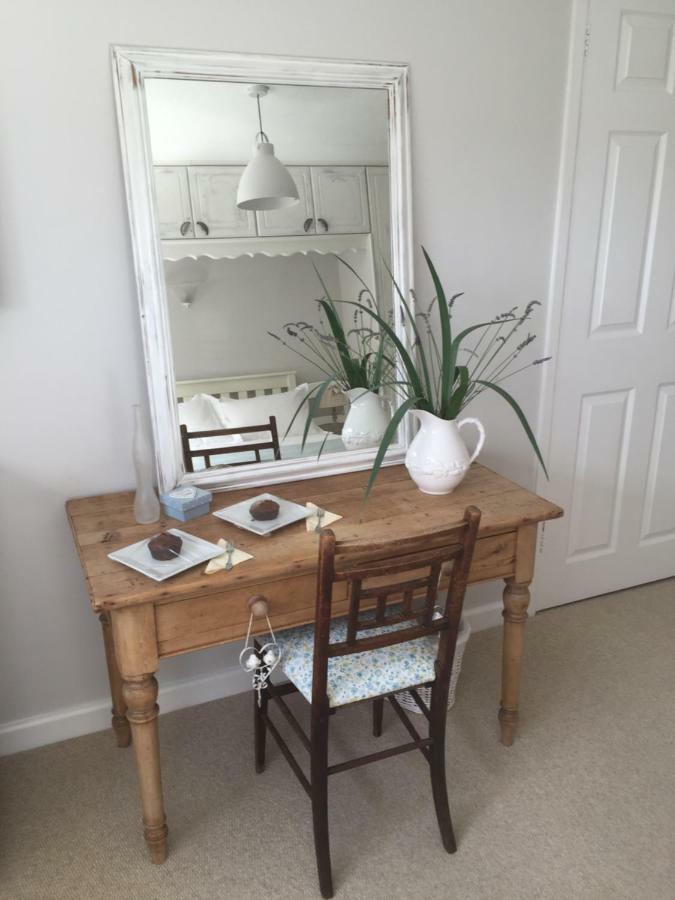 Stapehill Lodge B&B Hampreston Eksteriør billede