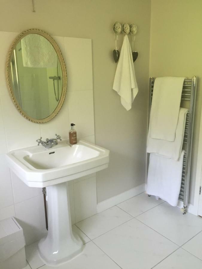 Stapehill Lodge B&B Hampreston Eksteriør billede